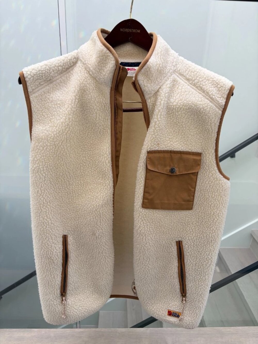 Fjallraven Vardag Pile Fleece Vest Mens Medium Chalk White Brown Full Zip